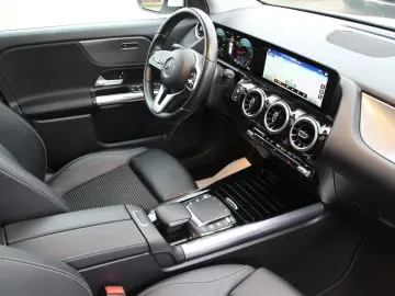 GLA 200 LED MBUX-Widescreen Spurhalte Pano AHK