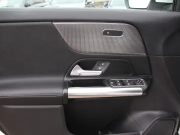 GLA 200 LED MBUX-Widescreen Spurhalte Pano AHK