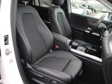 GLA 200 LED MBUX-Widescreen Spurhalte Pano AHK