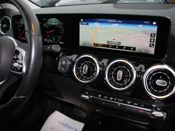 GLA 200 LED MBUX-Widescreen Spurhalte Pano AHK