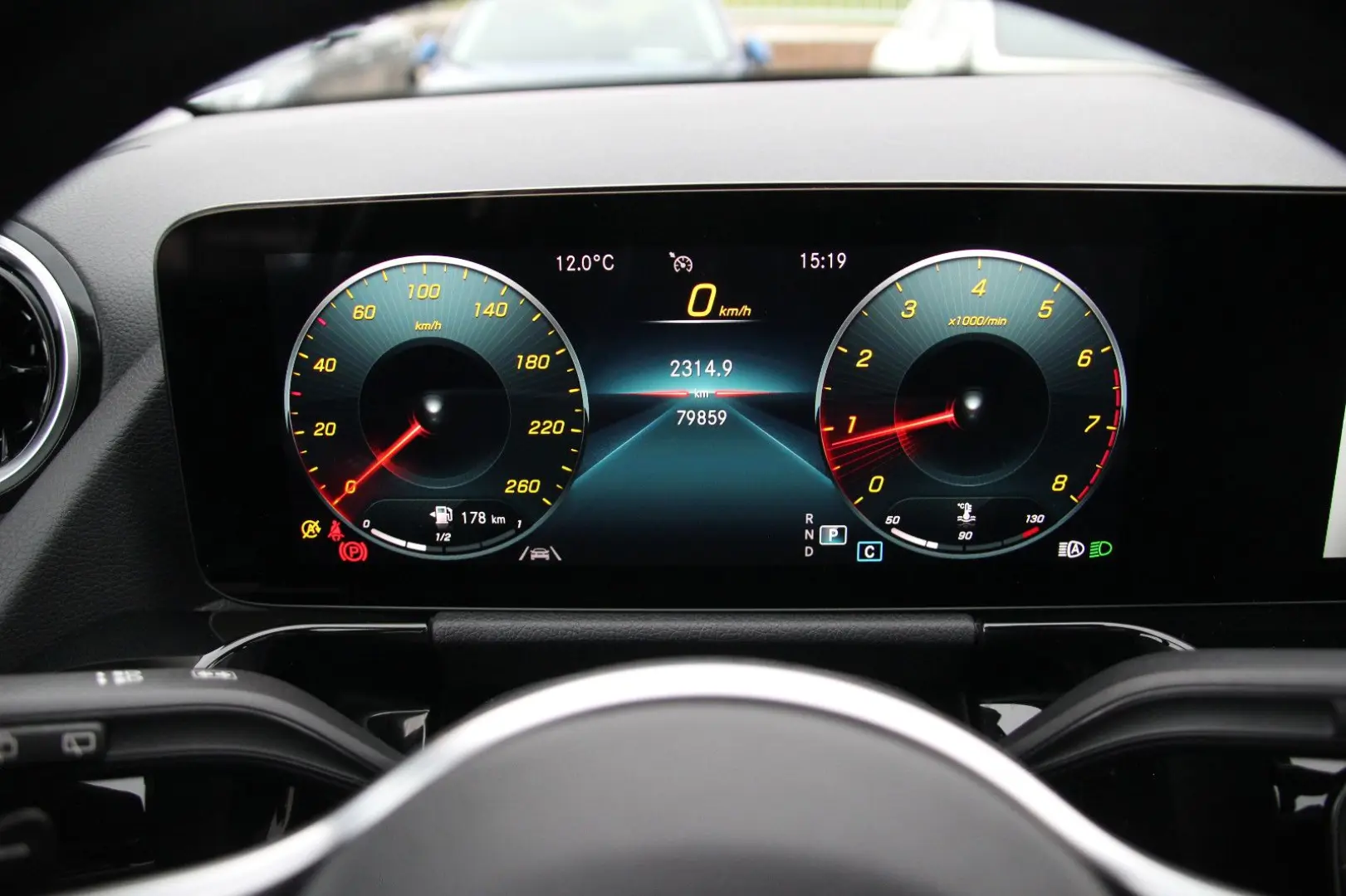 GLA 200 LED MBUX-Widescreen Spurhalte Pano AHK