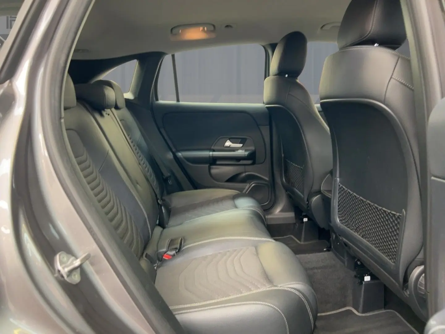 GLA 180 d STYLE AUTOMATIK LED NAVI KAMERA