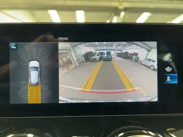 GLA 180 d STYLE AUTOMATIK LED NAVI KAMERA