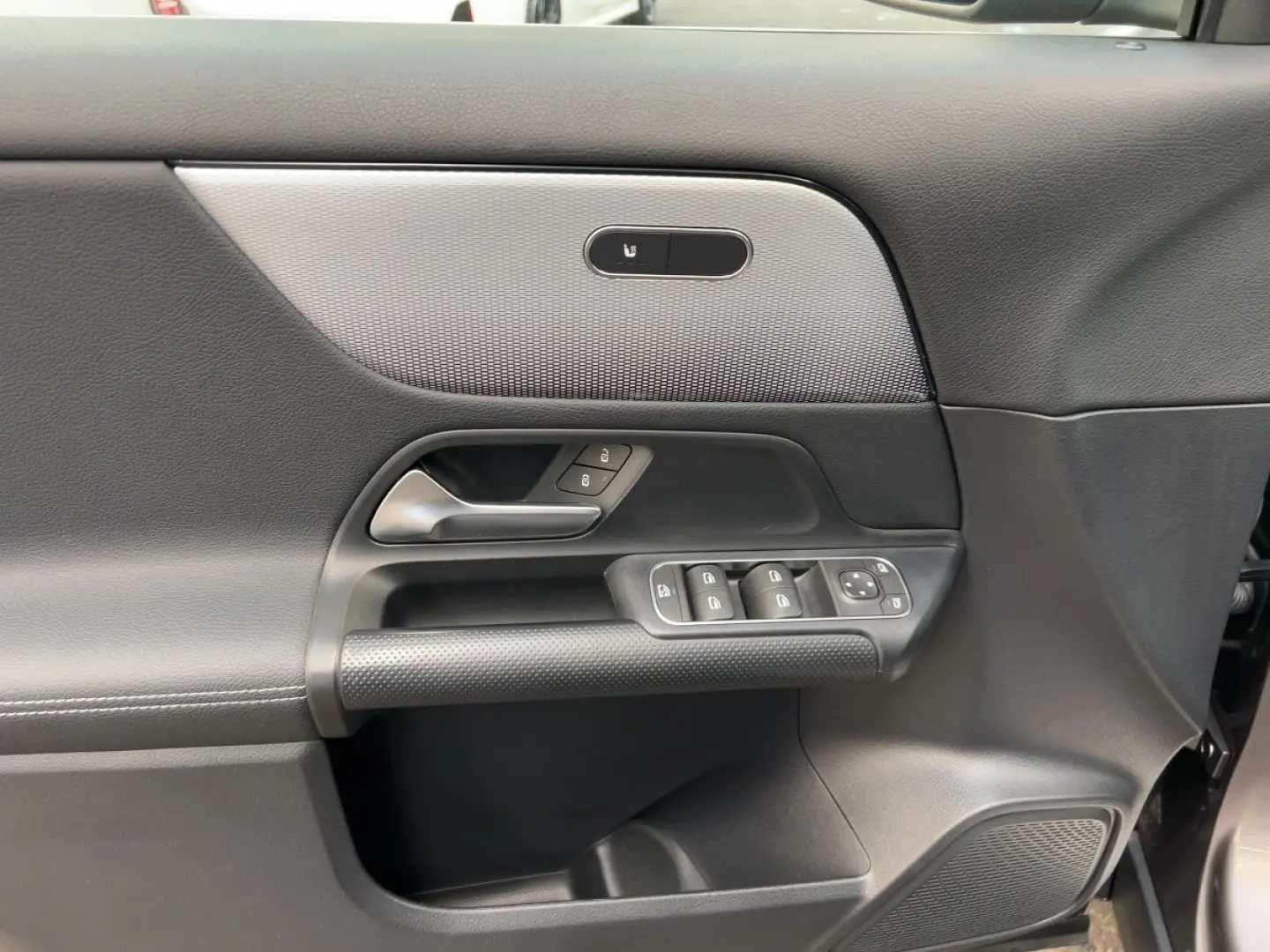 GLA 180 d STYLE AUTOMATIK LED NAVI KAMERA