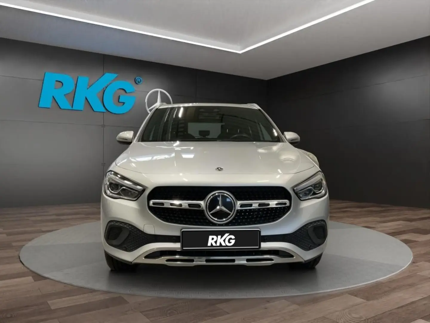 GLA 250 e PROGRESSIVE SPURPAKET PARKASSIST SHZ