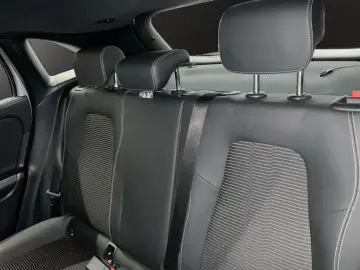 GLA 250 e PROGRESSIVE SPURPAKET PARKASSIST SHZ