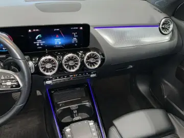 GLA 250 e PROGRESSIVE SPURPAKET PARKASSIST SHZ