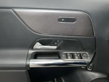 GLA 250 e PROGRESSIVE SPURPAKET PARKASSIST SHZ