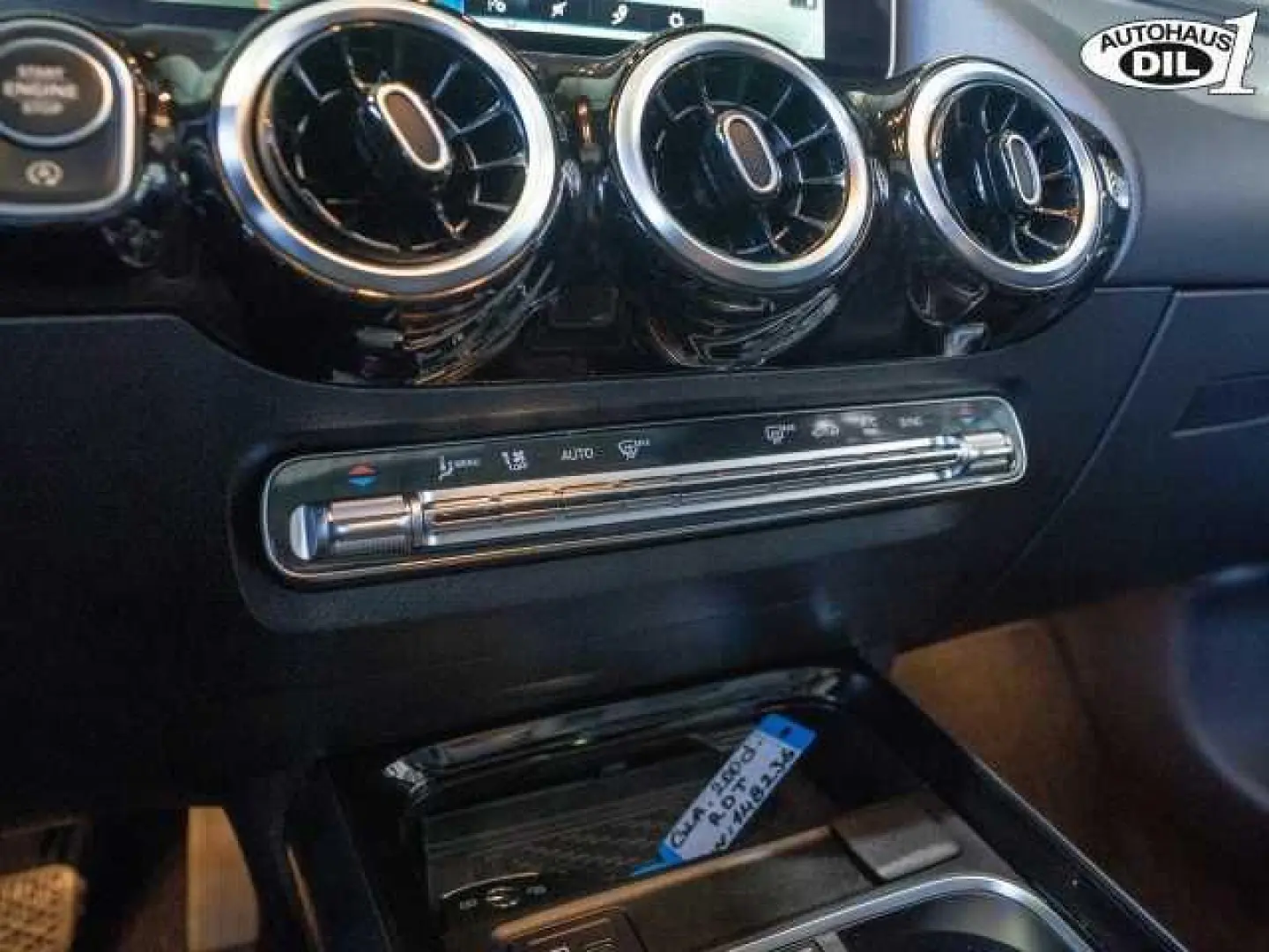 GLA 200 d 8G-DCT  1.Hd. PANO NIGHT RFK DISTR.