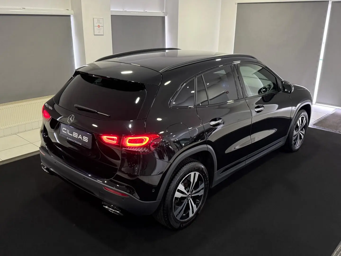 GLA 250 e  DIST KAMERA NIGHT SITZHEIZUNG