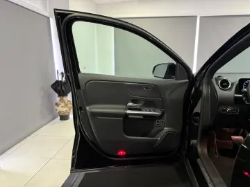 GLA 250 e  DIST KAMERA NIGHT SITZHEIZUNG