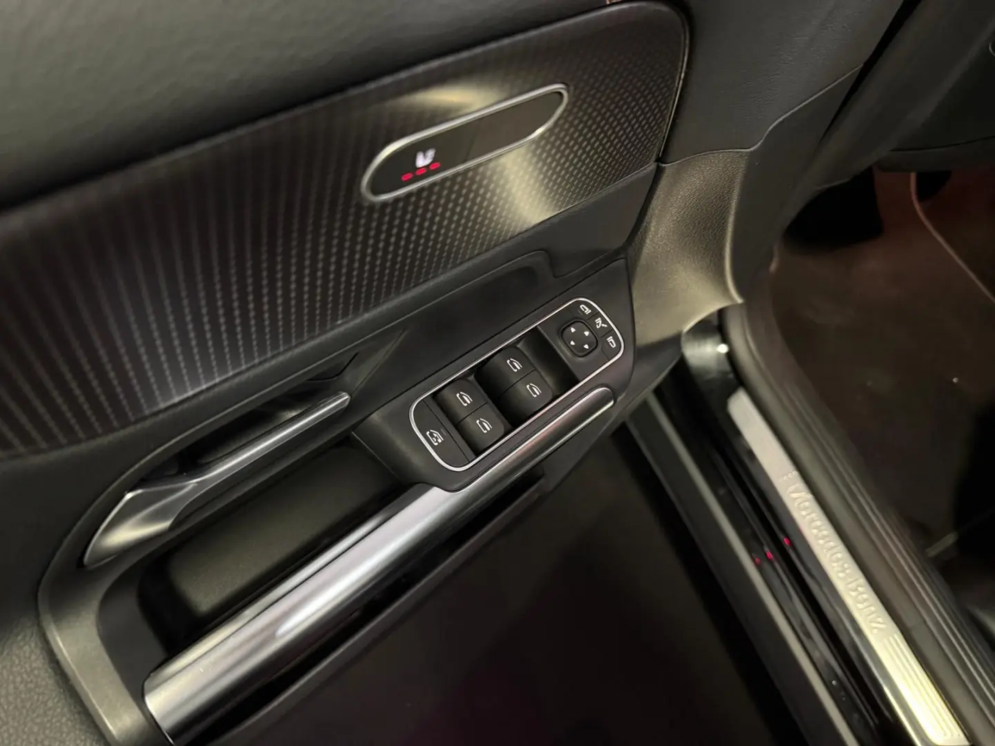 GLA 250 e  DIST KAMERA NIGHT SITZHEIZUNG