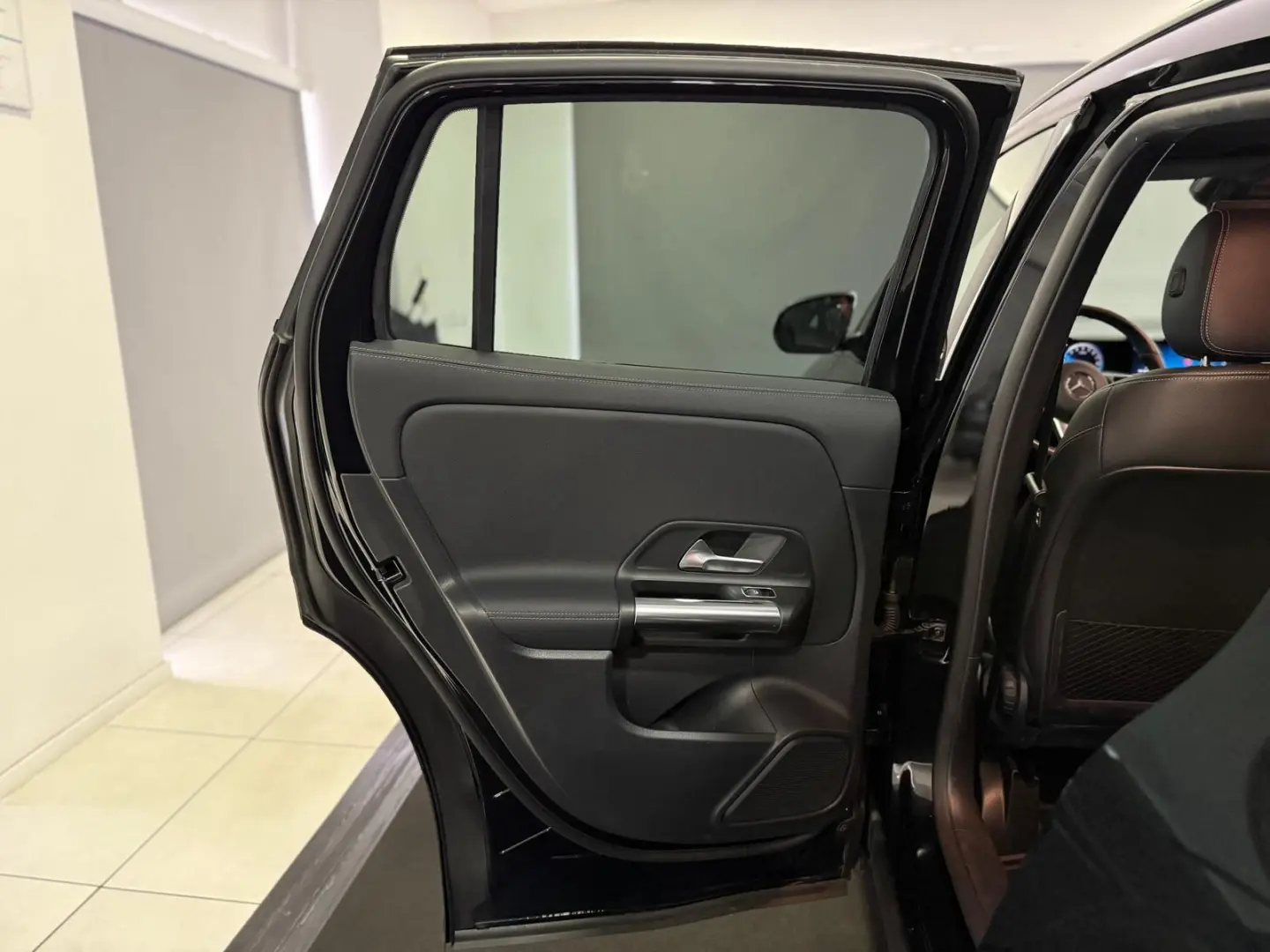 GLA 250 e  DIST KAMERA NIGHT SITZHEIZUNG