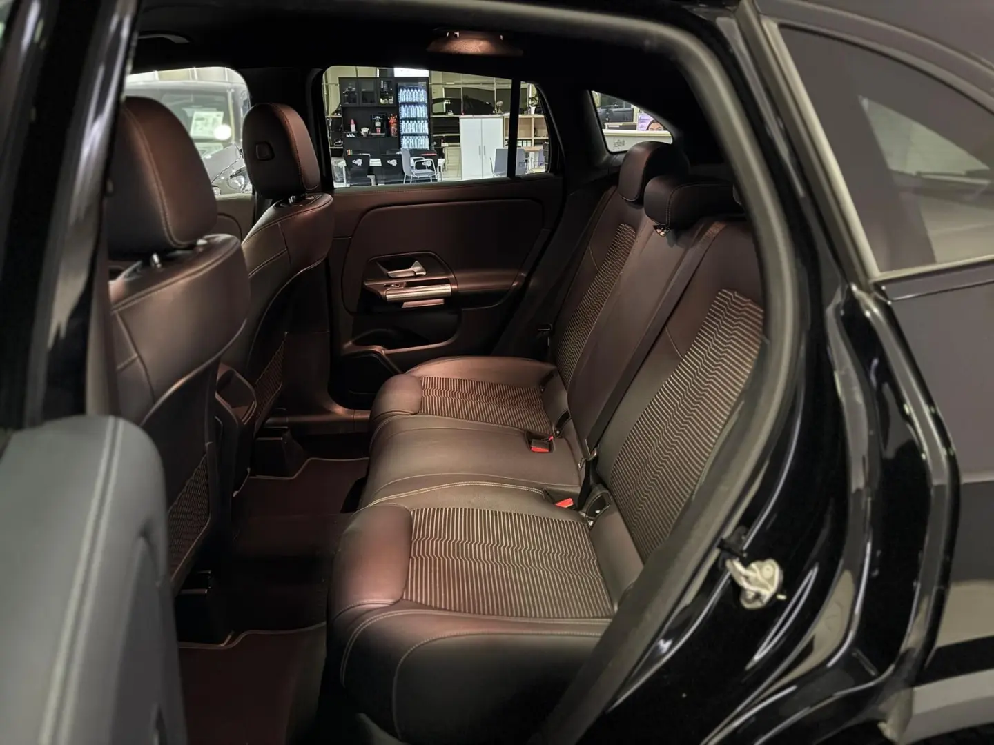 GLA 250 e  DIST KAMERA NIGHT SITZHEIZUNG