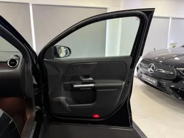 GLA 250 e  DIST KAMERA NIGHT SITZHEIZUNG