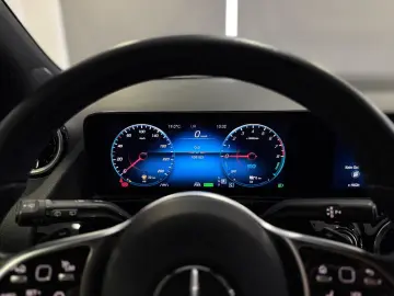 GLA 250 e  DIST KAMERA NIGHT SITZHEIZUNG