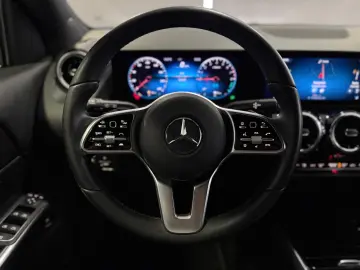 GLA 250 e  DIST KAMERA NIGHT SITZHEIZUNG