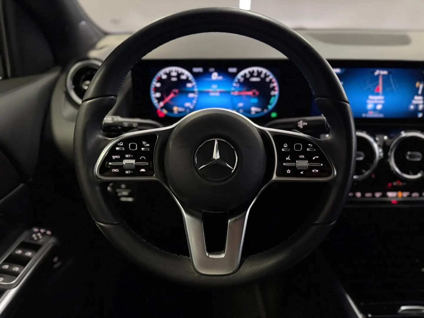 GLA 250 e  DIST KAMERA NIGHT SITZHEIZUNG