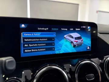 GLA 250 e  DIST KAMERA NIGHT SITZHEIZUNG