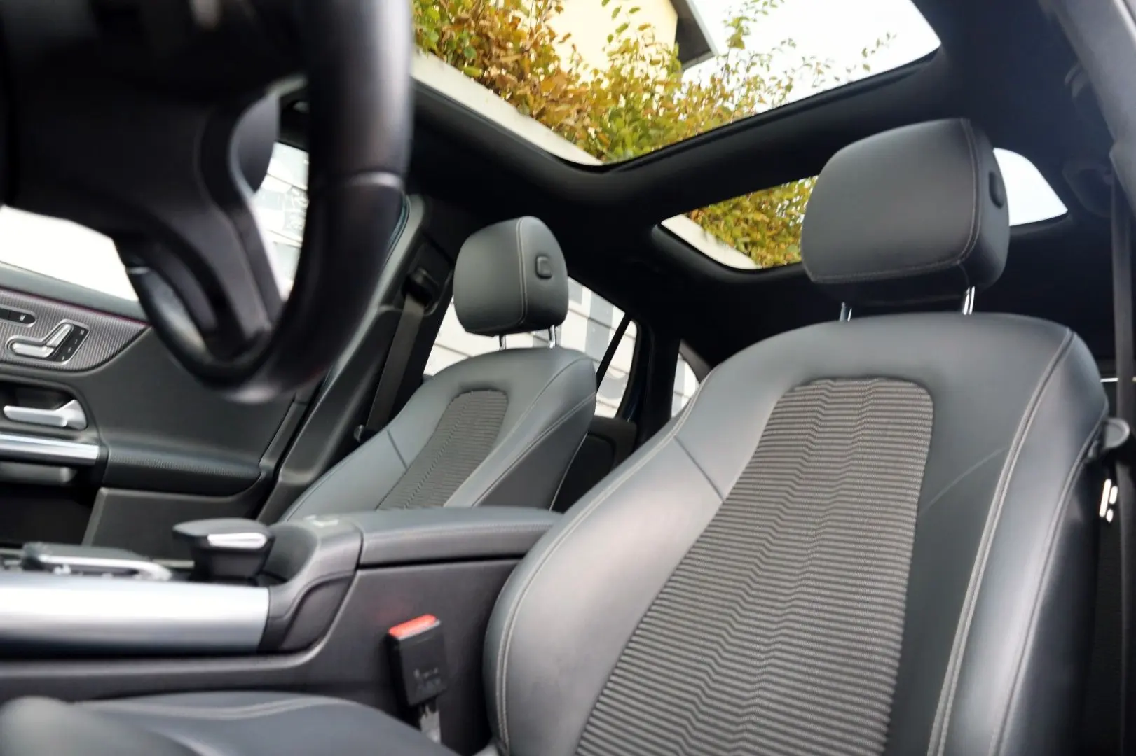 GLA 200d Style  4Matic NAVI LED T.Leder Pano