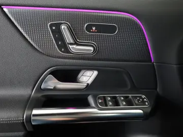 GLA 200d Style  4Matic NAVI LED T.Leder Pano