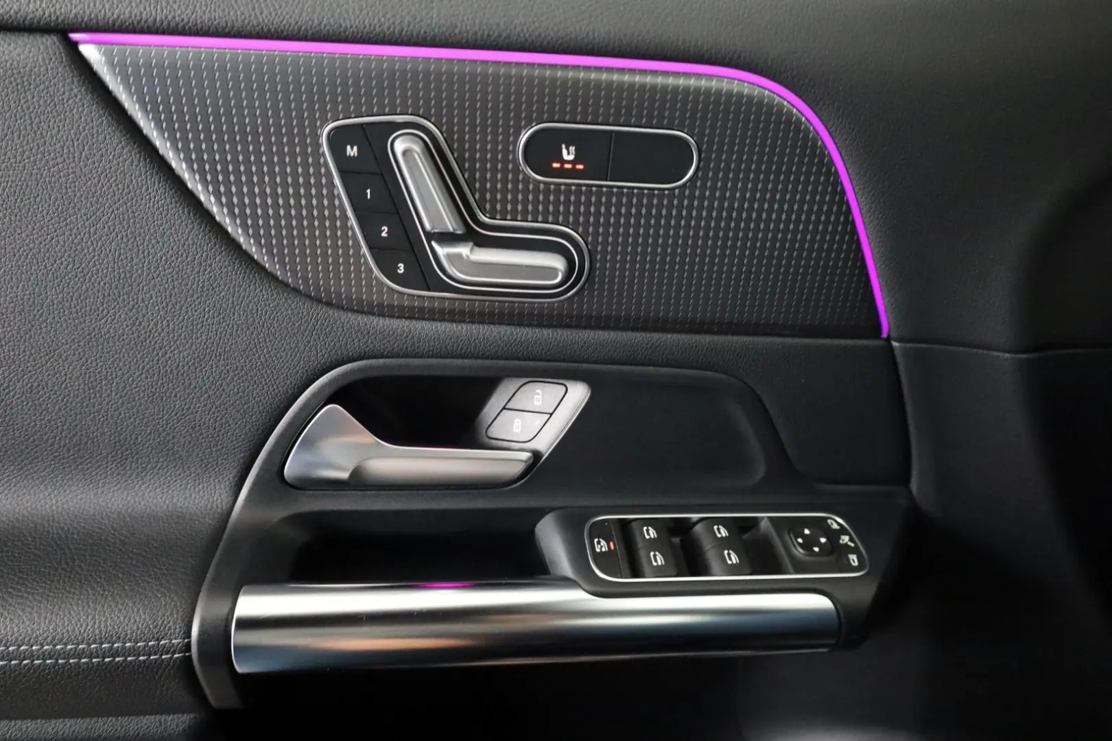 GLA 200d Style  4Matic NAVI LED T.Leder Pano