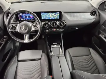 GLA 180 d Navi LED MBUX RFK Shz