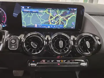 GLA 180 d Navi LED MBUX RFK Shz