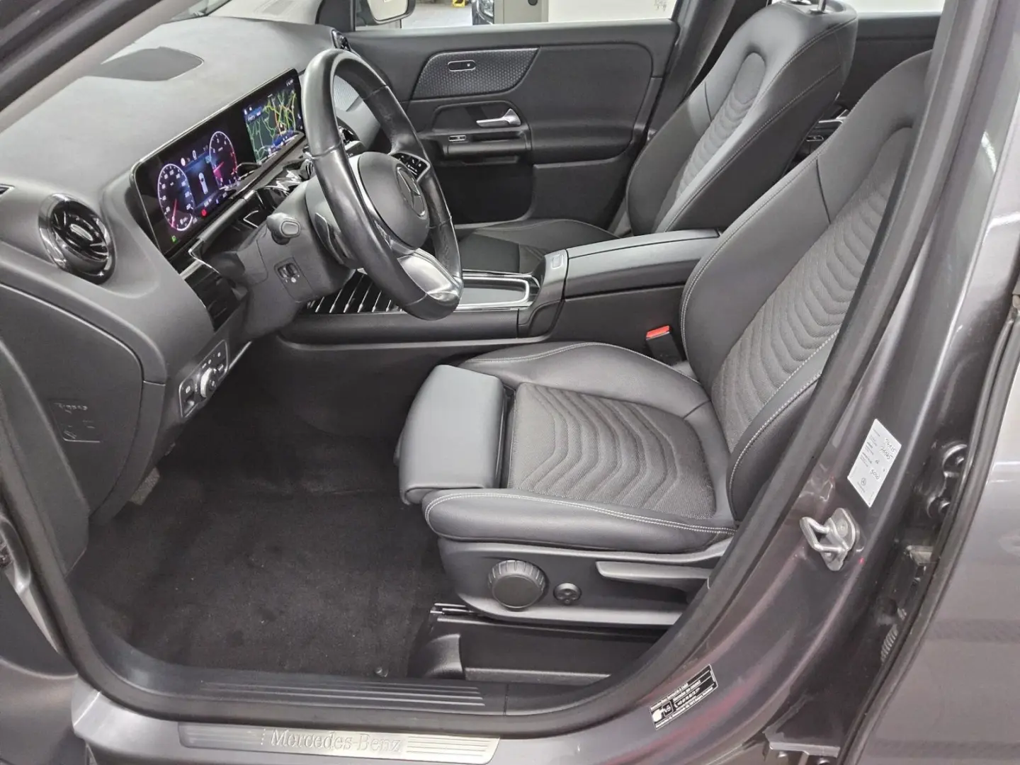 GLA 180 d Navi LED MBUX RFK Shz