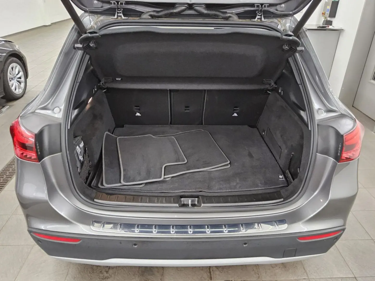 GLA 180 d Navi LED MBUX RFK Shz