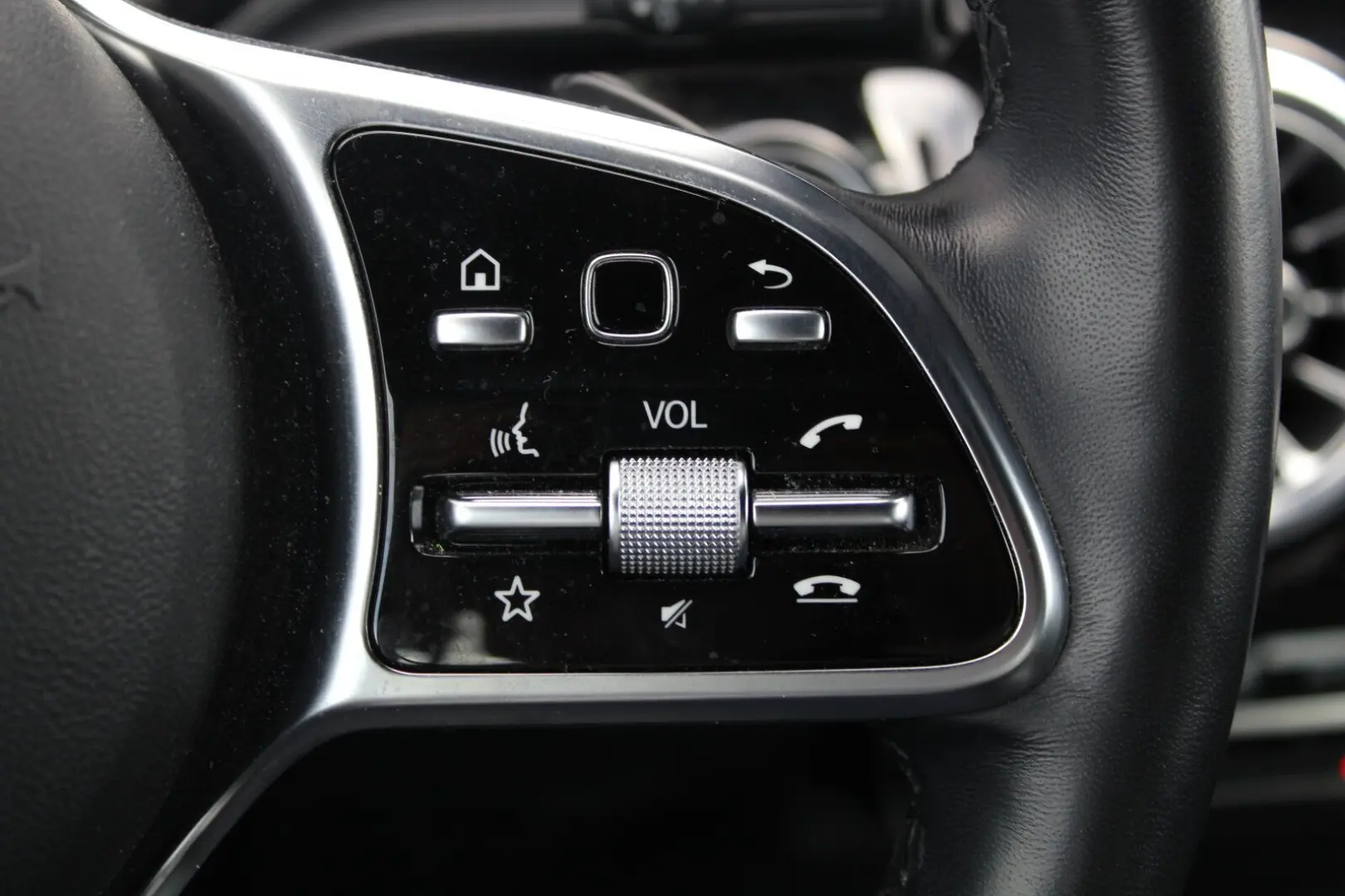 GLA 250 e Style  AHK LED KAMERA NAVI AMBIENTEB.