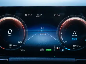 GLA 250 e PROGRESSIVE HUD ACC AHK