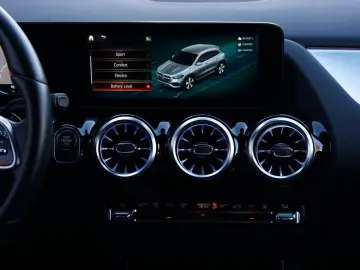 GLA 250 e PROGRESSIVE HUD ACC AHK