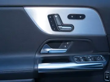 GLA 250 e PROGRESSIVE HUD ACC AHK