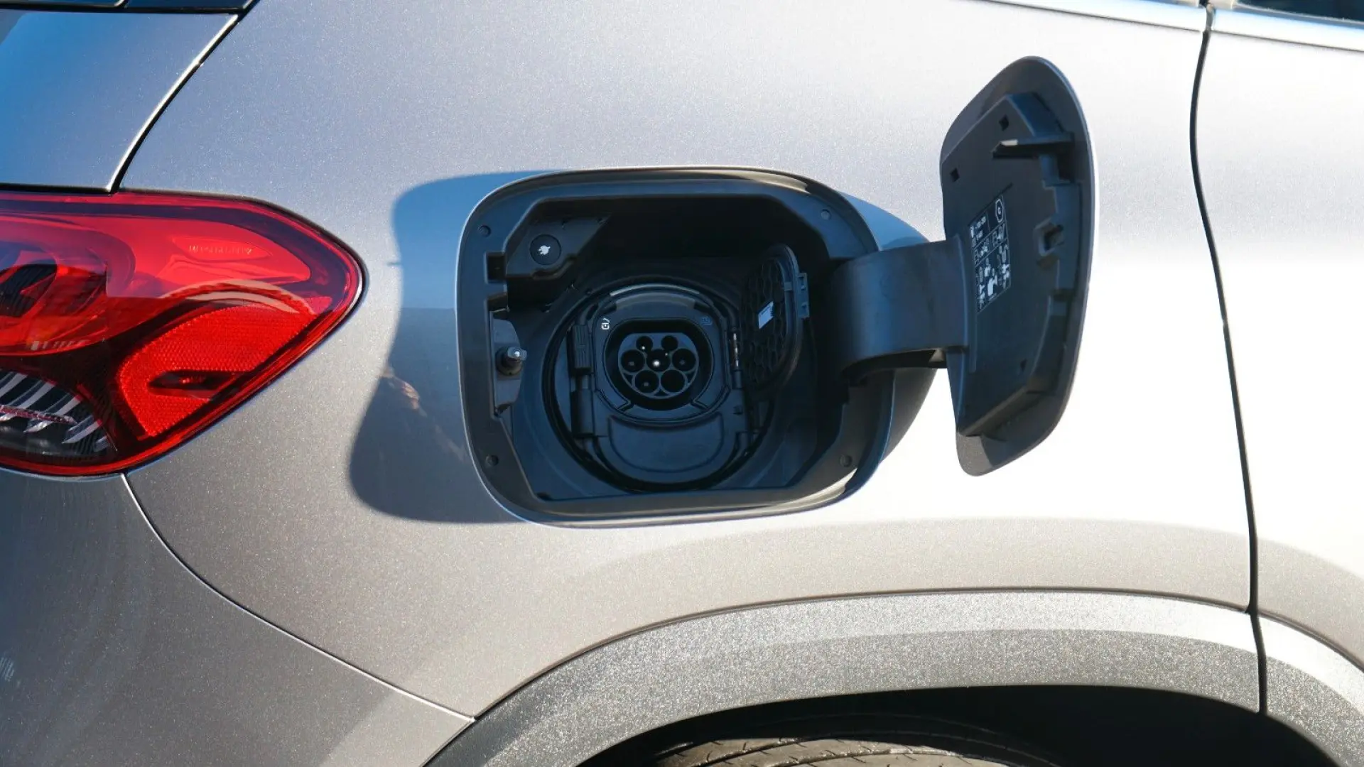 GLA 250 e PROGRESSIVE HUD ACC AHK