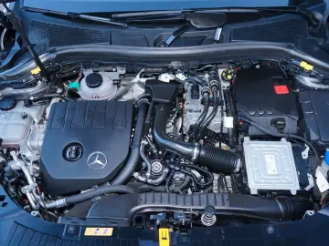 GLA 250 e PROGRESSIVE HUD ACC AHK