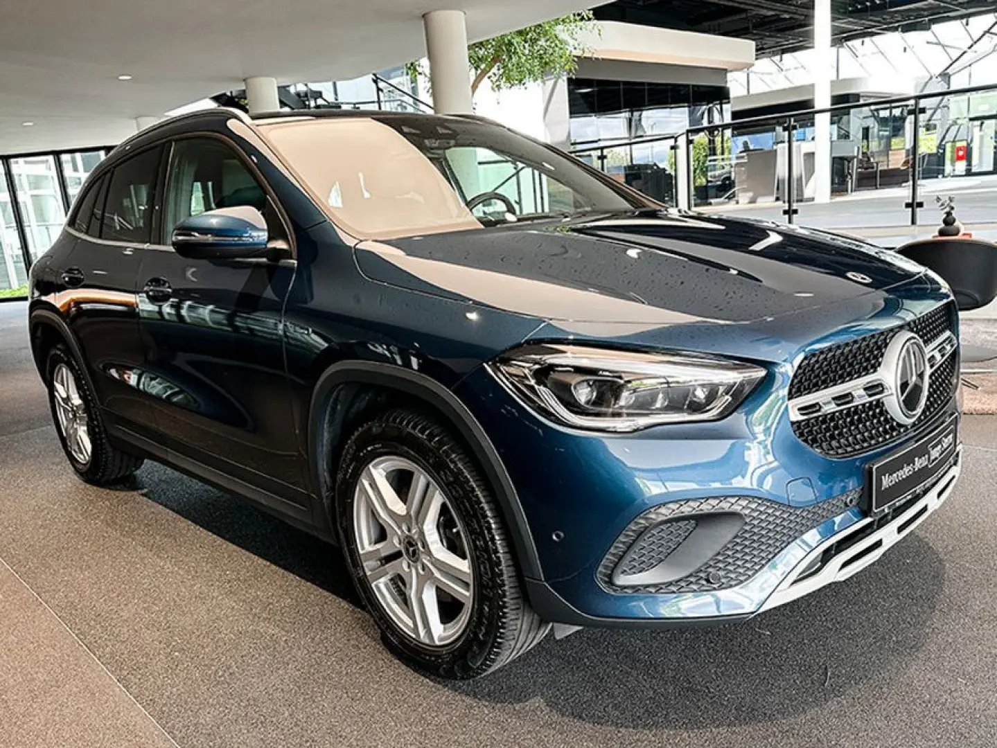 GLA 250 e STYLE MULTIB PANO AHK DISTRONIC KAMERA