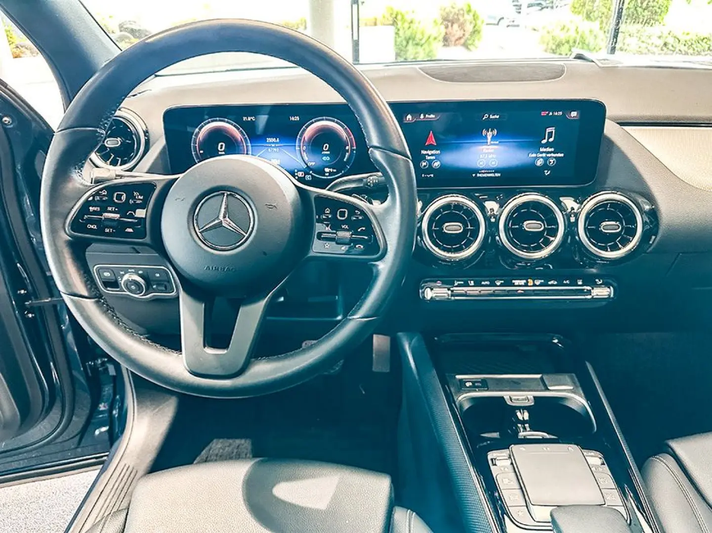 GLA 250 e STYLE MULTIB PANO AHK DISTRONIC KAMERA