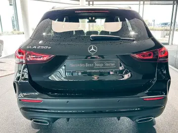 GLA 250 e AMG NIGHT LED AHK MBUX THERMOTRONIC