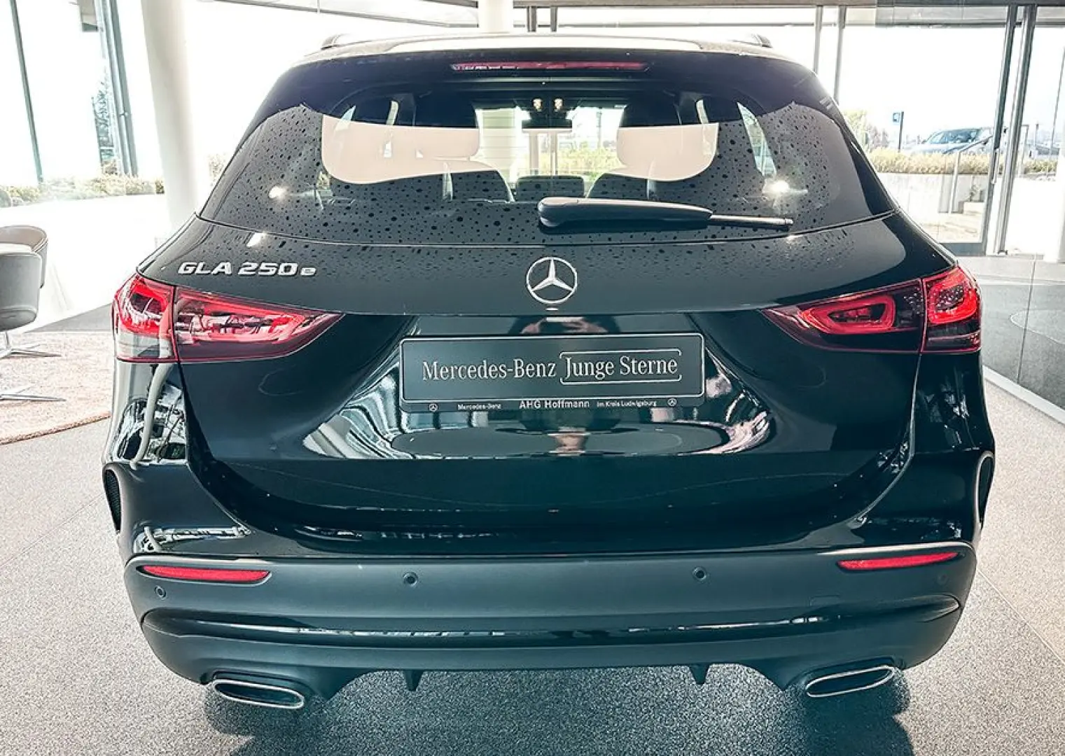 GLA 250 e AMG NIGHT LED AHK MBUX THERMOTRONIC