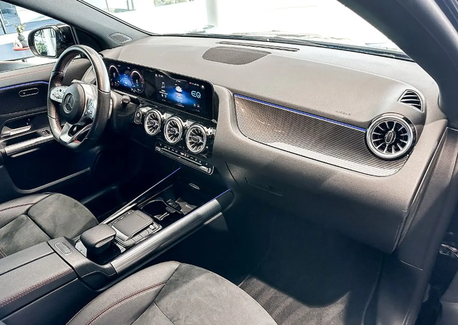 GLA 250 e AMG NIGHT LED AHK MBUX THERMOTRONIC