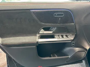 GLA 250 e AMG NIGHT LED AHK MBUX THERMOTRONIC