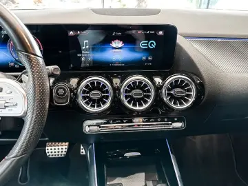 GLA 250 e AMG NIGHT LED AHK MBUX THERMOTRONIC