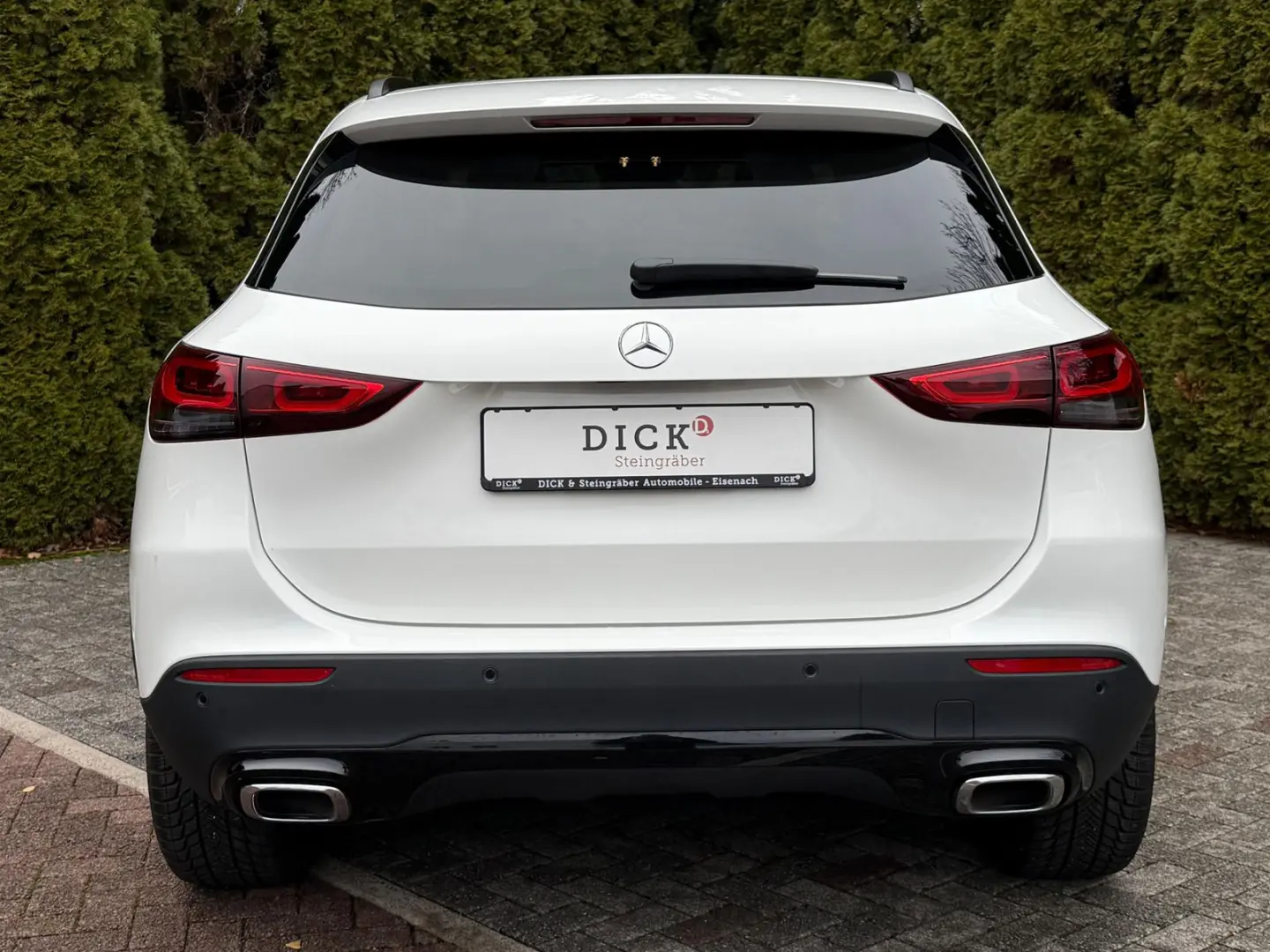 GLA 200 d 7G Night LED MBUX SHZ PANO 360  LEDER