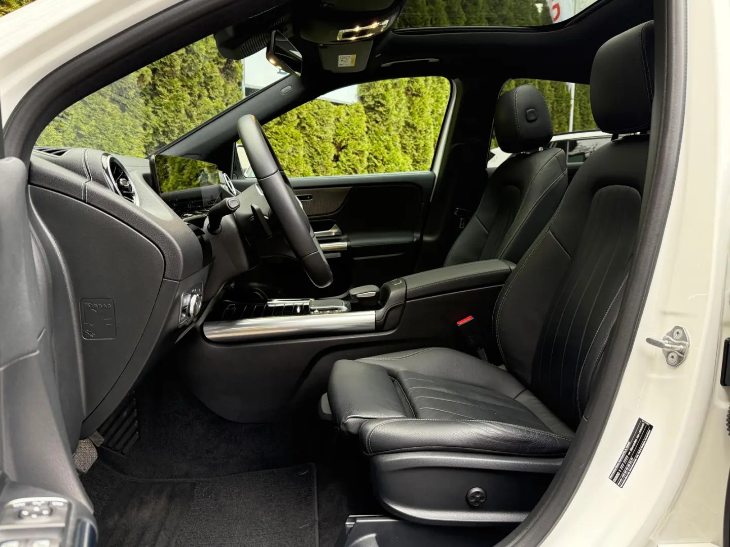 GLA 200 d 7G Night LED MBUX SHZ PANO 360  LEDER