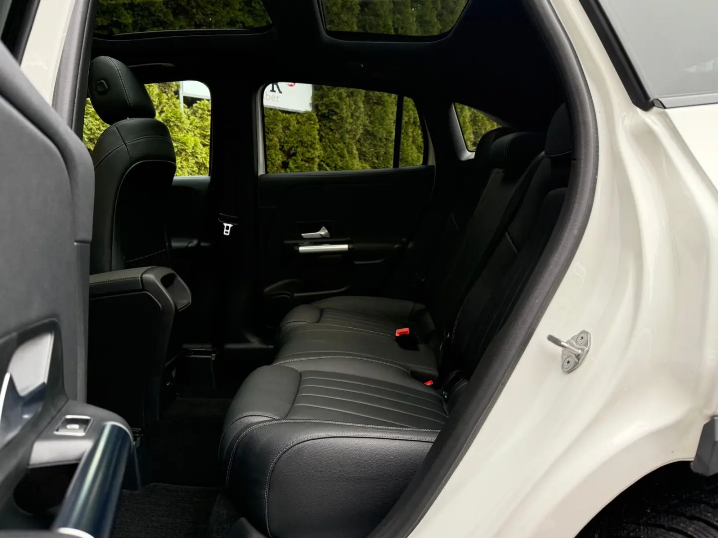 GLA 200 d 7G Night LED MBUX SHZ PANO 360  LEDER