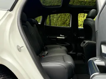 GLA 200 d 7G Night LED MBUX SHZ PANO 360  LEDER