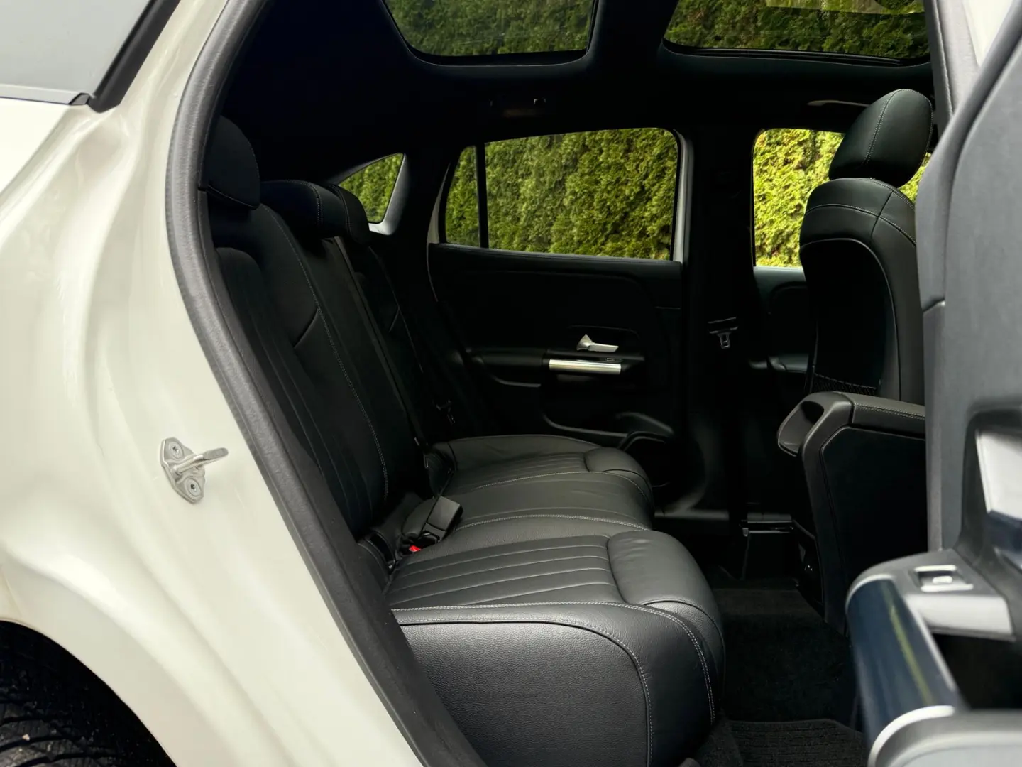 GLA 200 d 7G Night LED MBUX SHZ PANO 360  LEDER