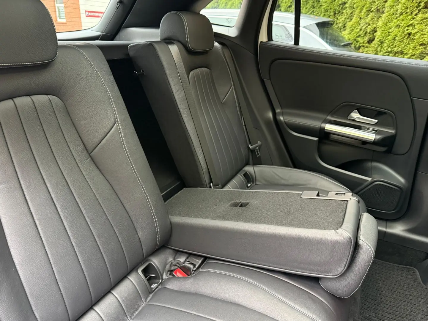 GLA 200 d 7G Night LED MBUX SHZ PANO 360  LEDER