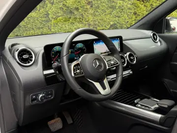 GLA 200 d 7G Night LED MBUX SHZ PANO 360  LEDER